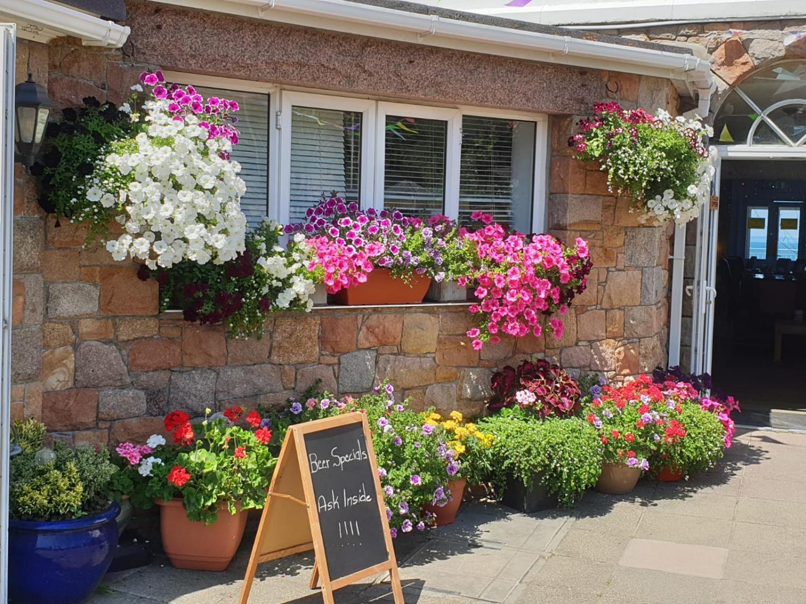 The Prince Of Wales Hotel St Ouen's Bagian luar foto