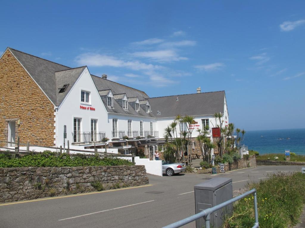 The Prince Of Wales Hotel St Ouen's Bagian luar foto